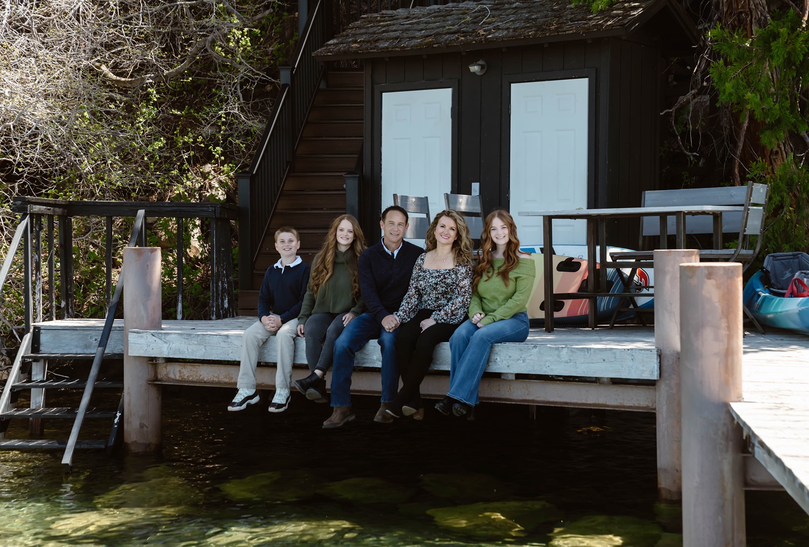 Family poses at the Lake Tahoe Airbnb wedding