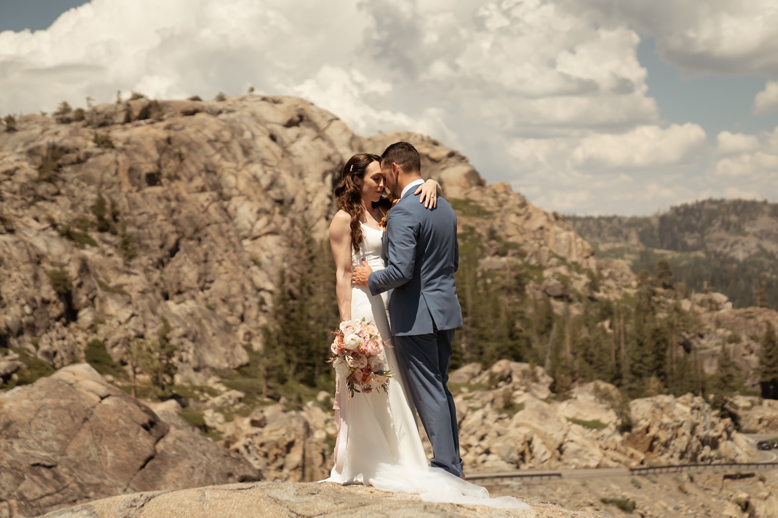 Couple has wedding first look at Donner Lookout