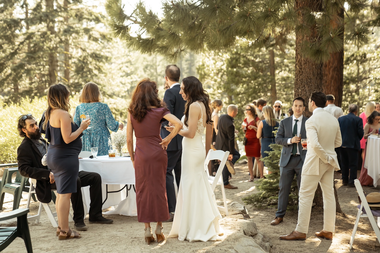 Couple enjoyed the Truckee wedding cocktail hour